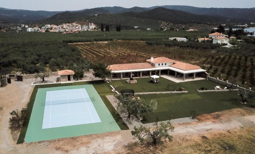 OpenSea Villa Private beach & tennis court photo 2