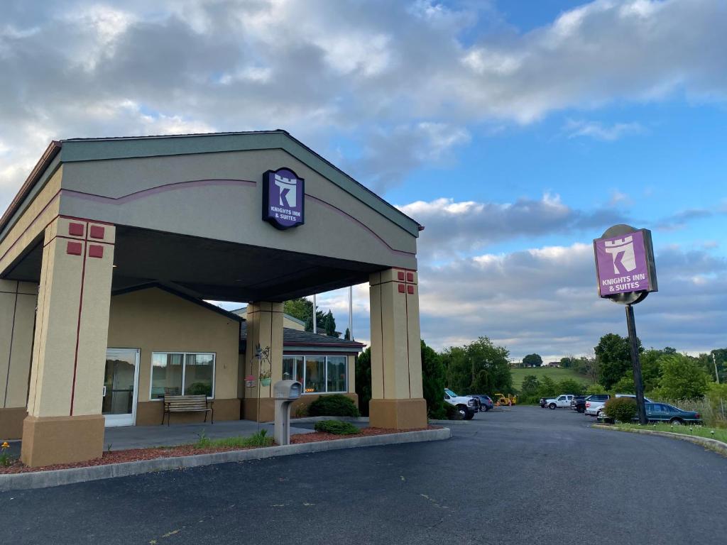 Knights Inn & Suites Dublin image