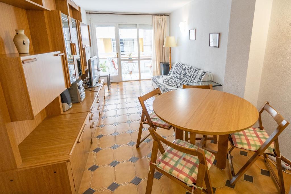 HomeHolidaysRentals Tarongers photo 3