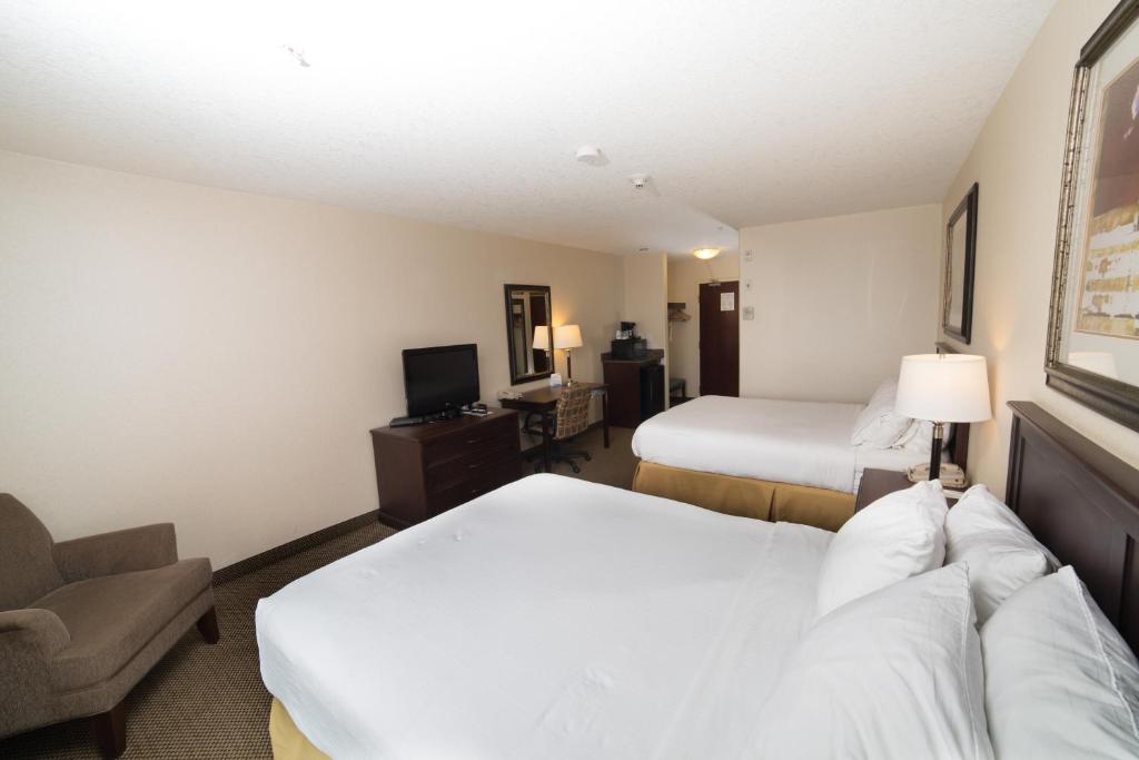 Holiday Inn Express & Suites Whitecourt, an IHG Hotel photo 3