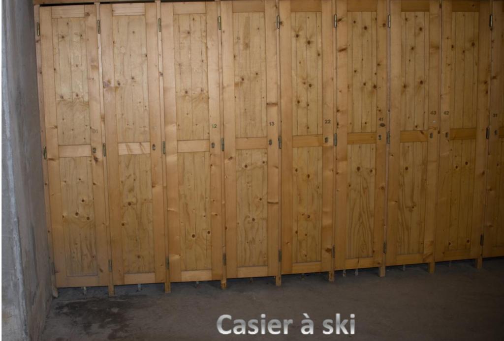 Courchevel 1550 – VERITABLE SKI AUX PIEDS – APPARTEMENT LES TOVETS T2 – 47m2 – 4P photo 4