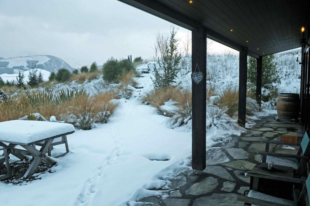 Hawkridge Chalet - Honeymooners Chalet - Tap to explore photos