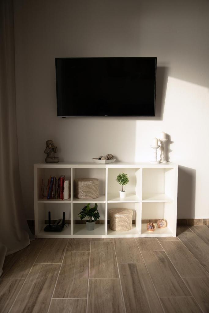Irida's sea front apartment with astonishing view photo 1