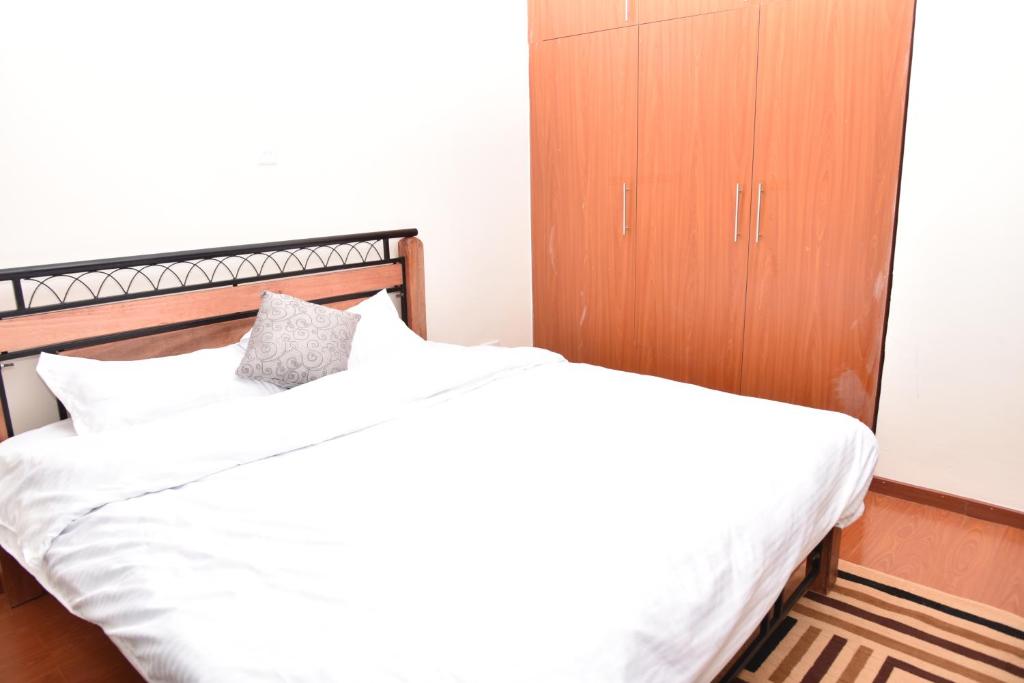 Karen View Palace Apartments photo 4