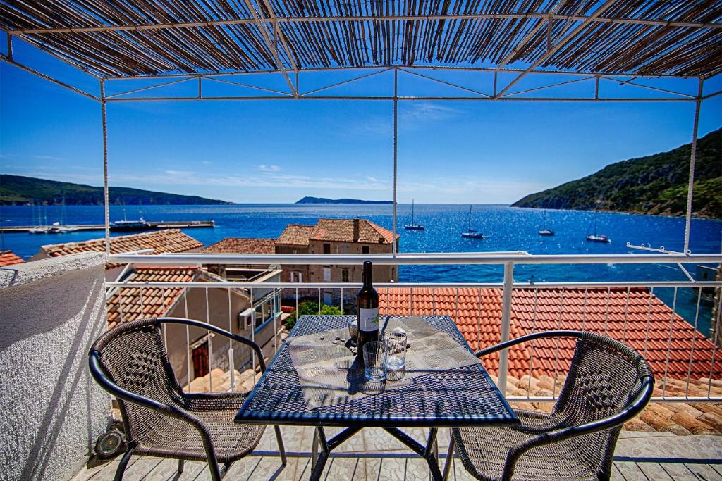 Komiza Provita Guesthouse photo 1