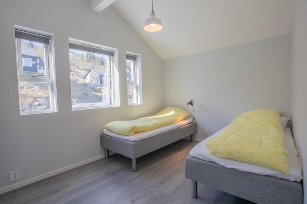 Fosskamben 1 Moderne hytte ikkje langt frå Sogndal photo 1