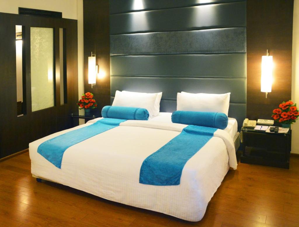 Двухместный (Deluxe Double Room - Book & Unlock Exclusive Deals), Ashraya International Hotel