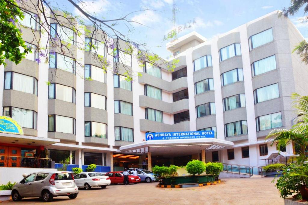 Двухместный (Deluxe Double Room - Book & Unlock Exclusive Deals), Ashraya International Hotel