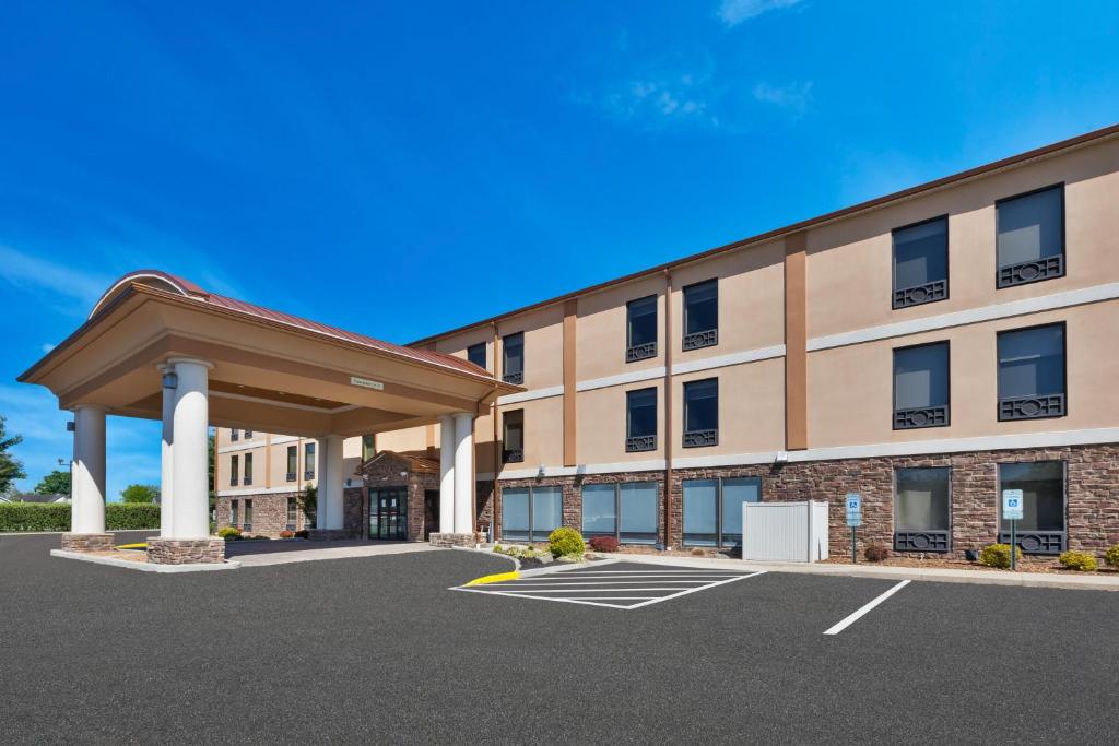 Holiday Inn Express Chillicothe East, an IHG Hotel image