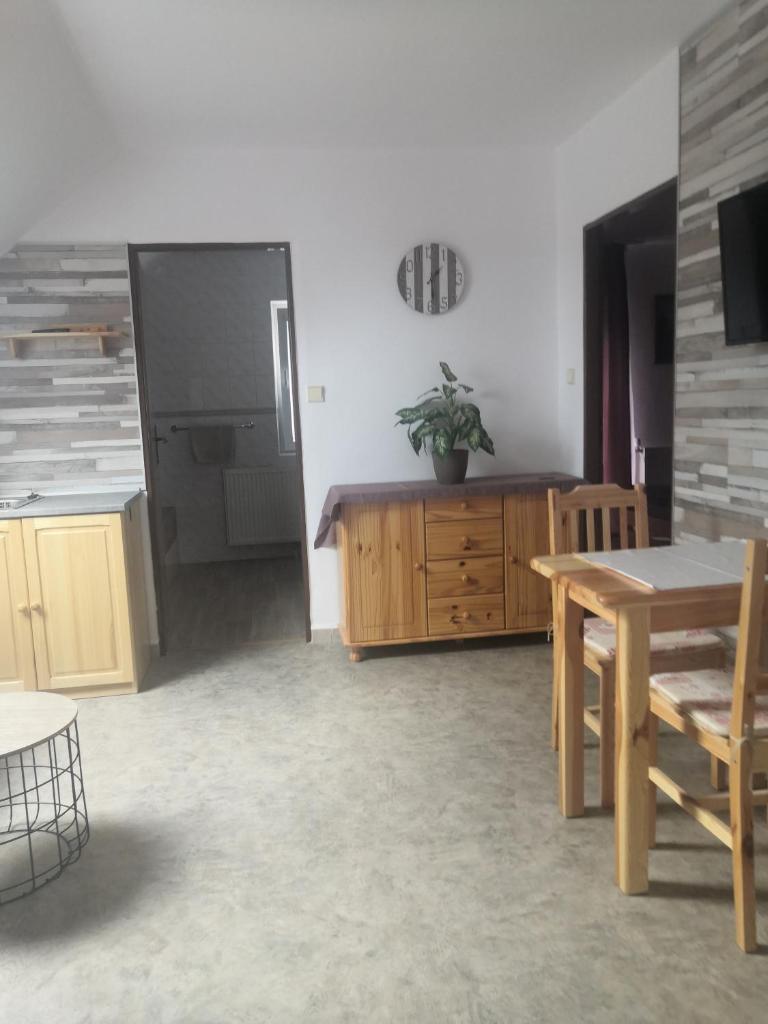 Chaty Ivana 18 a 19 u Hustopecskych jezer photo 3
