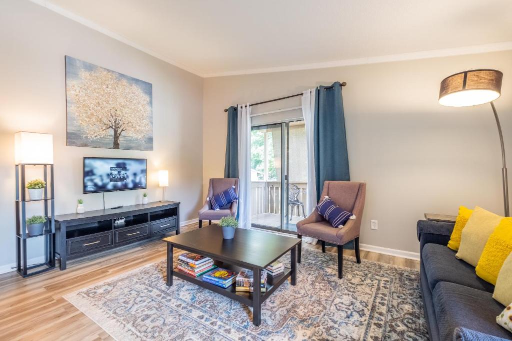 Cute Condo in Rock Hill-49 photo 4