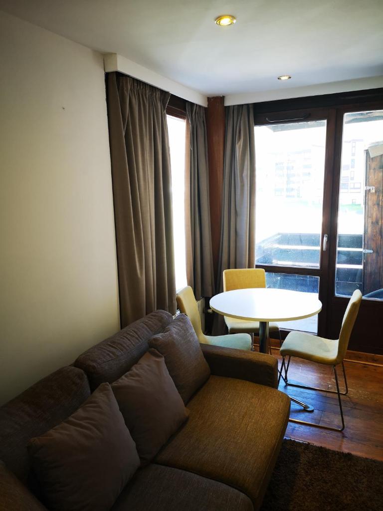 Studio 4pax Val Claret centre, skis aux pieds photo 3