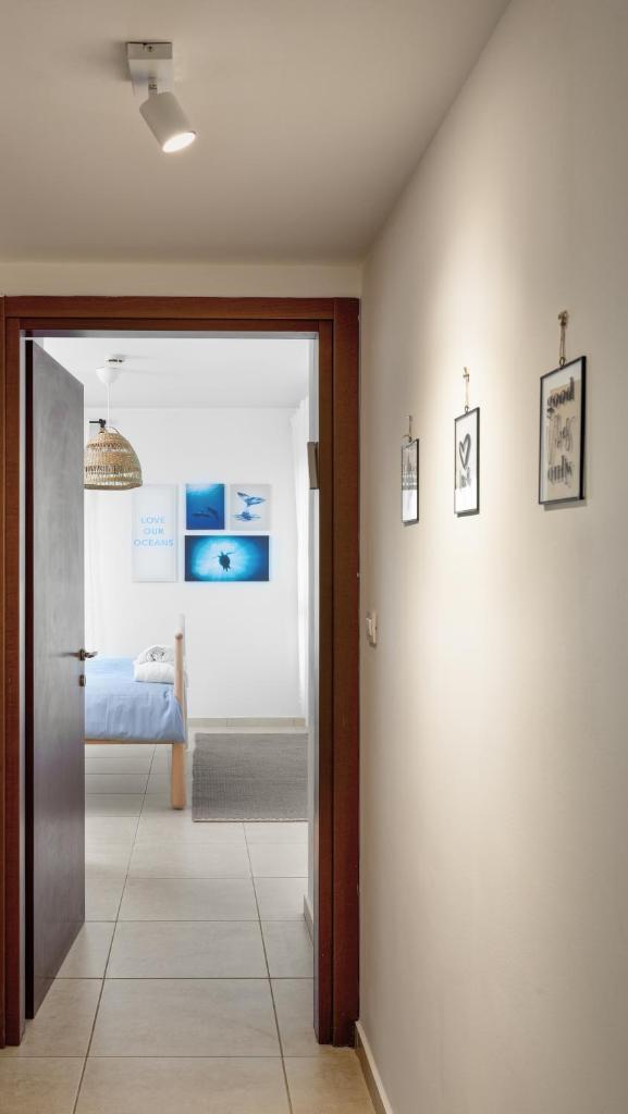 Water Front Blue Lguna Garden Apartment 2bd photo 4