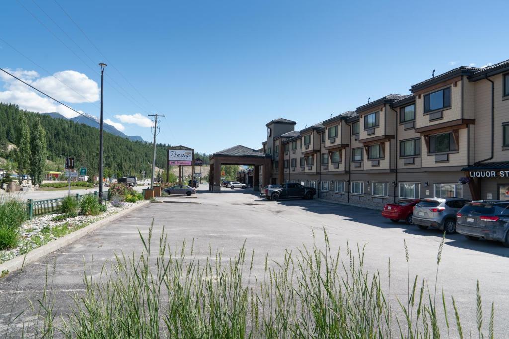 Prestige Inn Golden photo 3