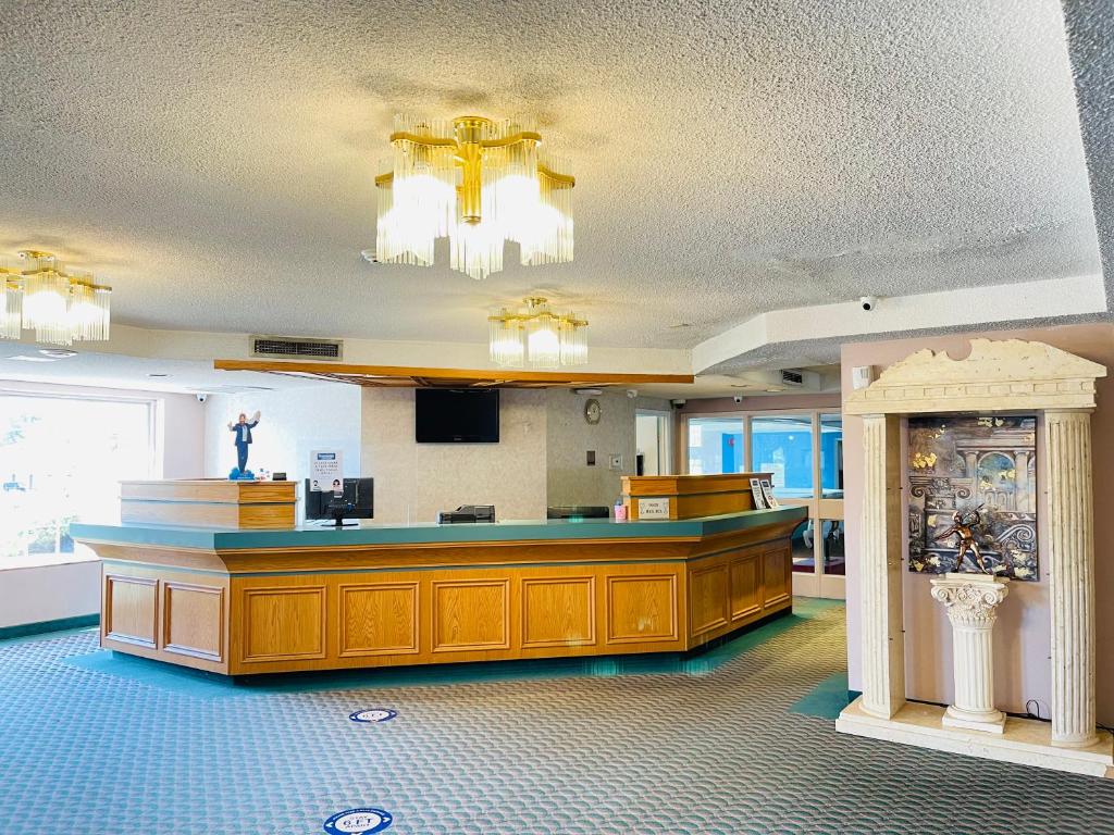 Travelodge by Wyndham Niagara Falls Lundys Lane photo 3