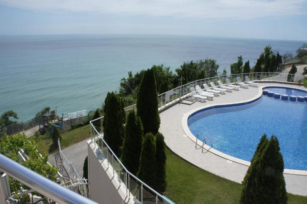 Silver Beach Byala - първа линия, морска панорама с осигурен паркинг photo 3