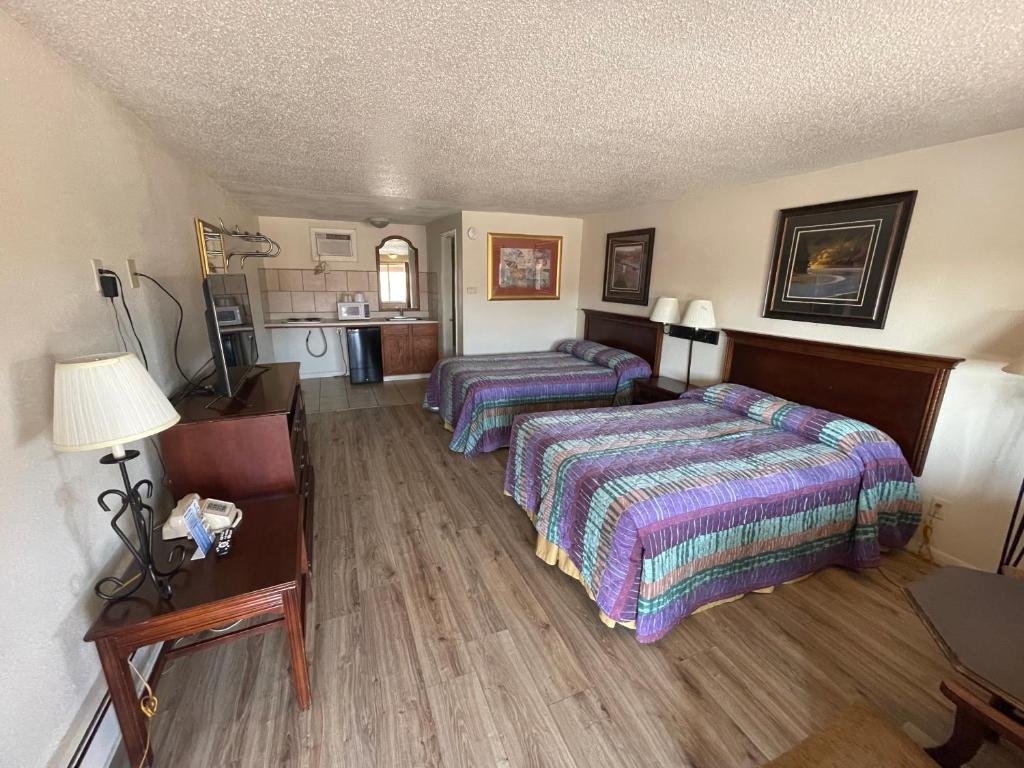 Round-Up Motel image