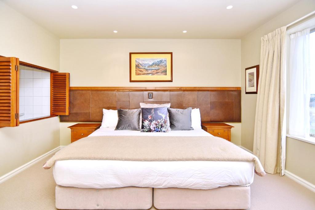 High Country Villa 238 - Terrace Downs Resort - Tap to explore photos