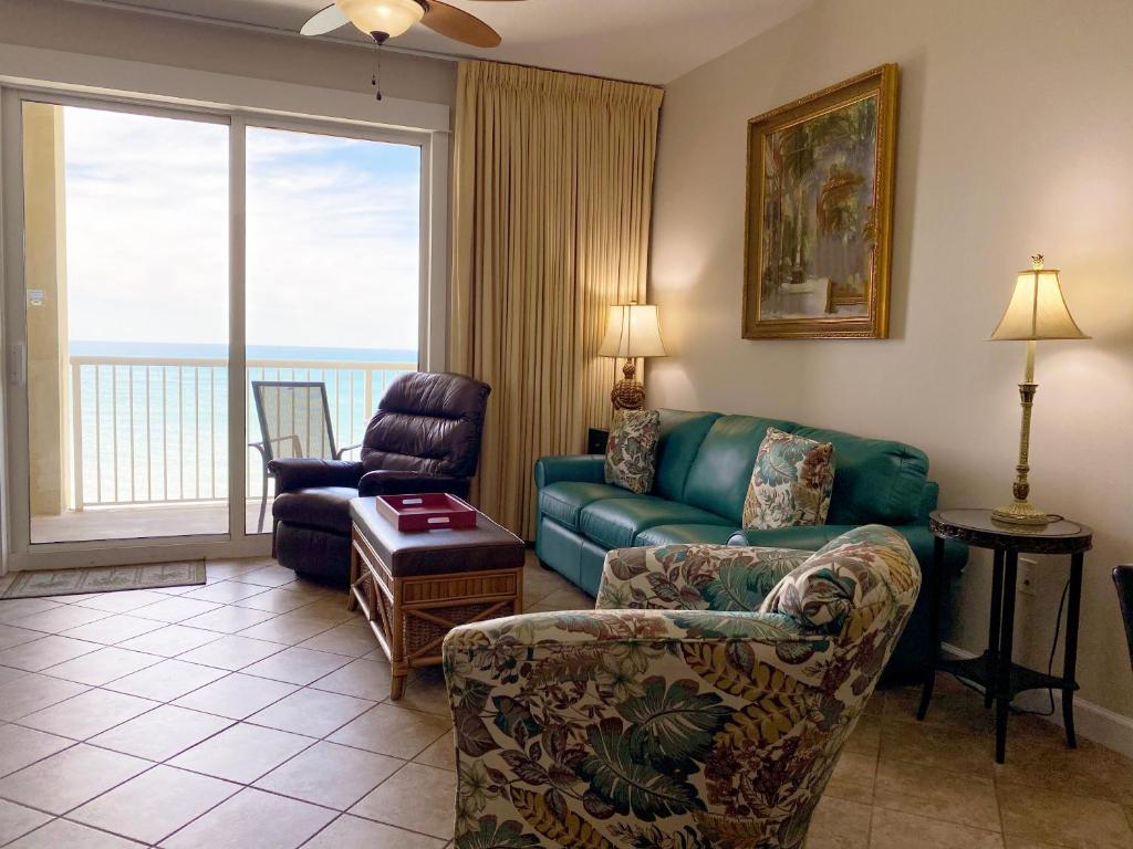 Grand Panama 1-1706 'Paradise Harbor' image