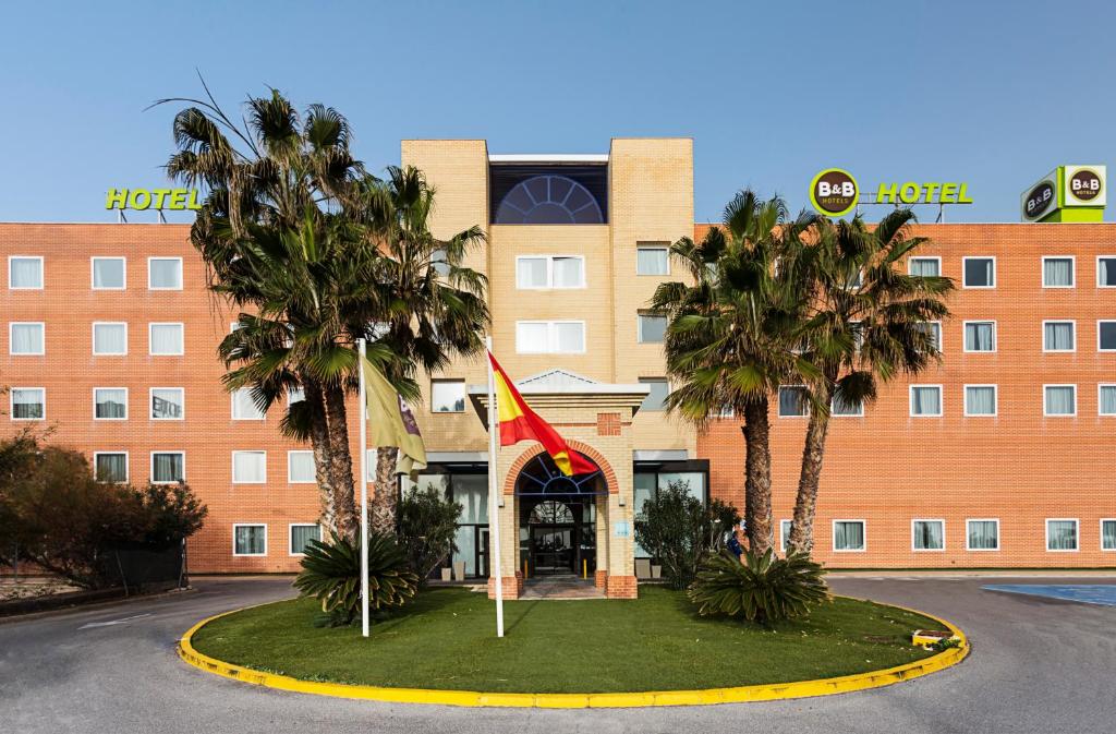 B&B HOTEL Alicante photo 1