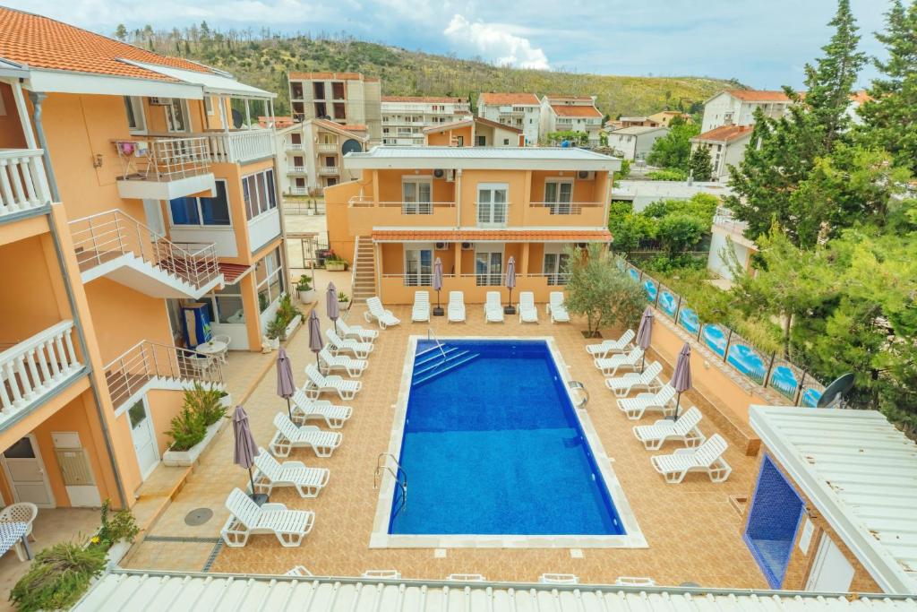 Апартаменты (Апартаменты с видом на бассейн), Vila Smilja with Pool