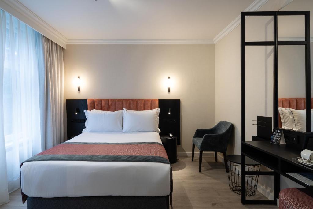 Двухместный (Небольшой двухместный номер «Премиум» с 1 кроватью), Hotel Vondel Amsterdam