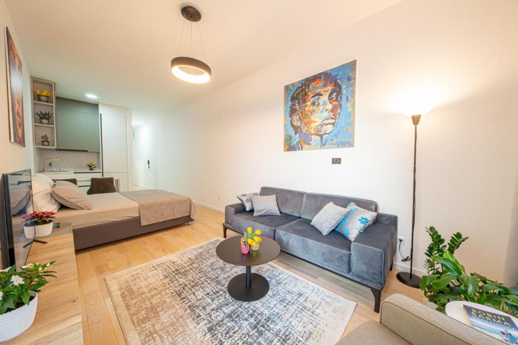 DiVa Lux Apartment in Soho City complex photo 4