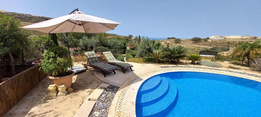 Dar Ta' Xmun - idyllic farmhouse with pool, garden, seaview & sunset photo 3