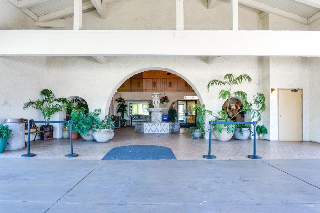 California Suites Hotel image