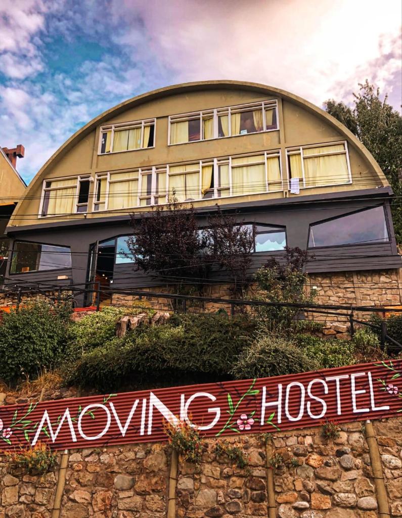 Moving Hostel Travel Bar