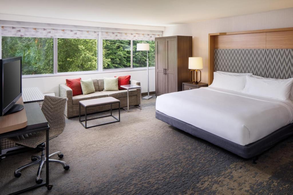 Holiday Inn Charlottesville-Monticello, an IHG Hotel photo 3