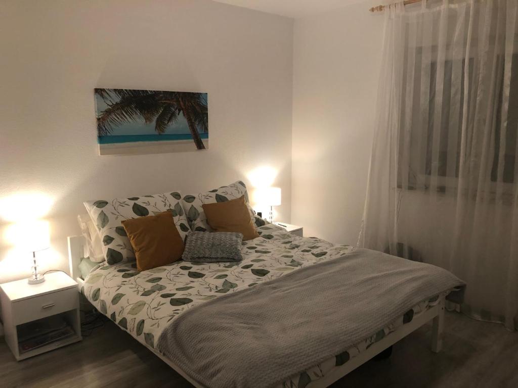 Spacious apartment close to the sea in Kastel Luksic with balcony photo 2