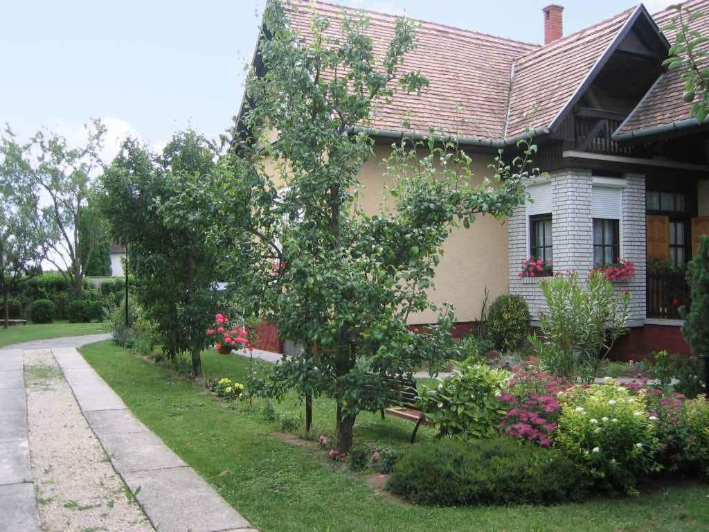 Apartment Balatonszabadi/Balaton 20020 photo 4