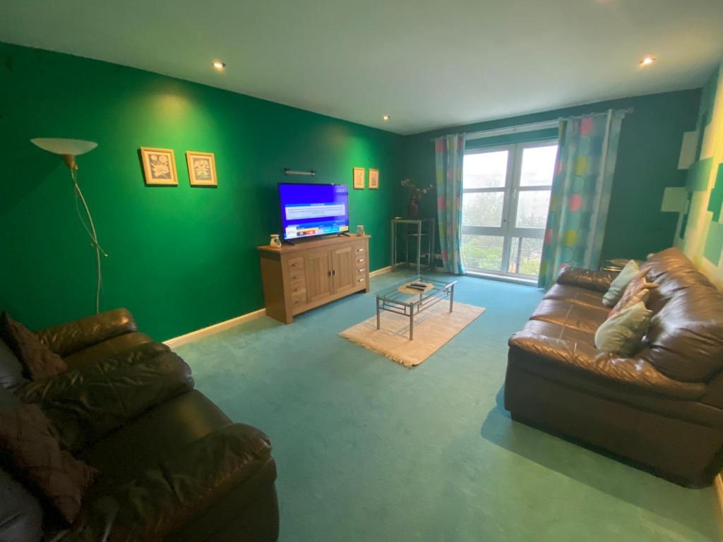 Comfortable, self contained 2 double beds town apartment near Pittodrie Stadium photo 2