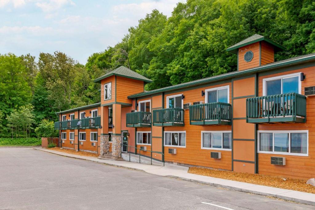 Econo Lodge Lakeview photo 2