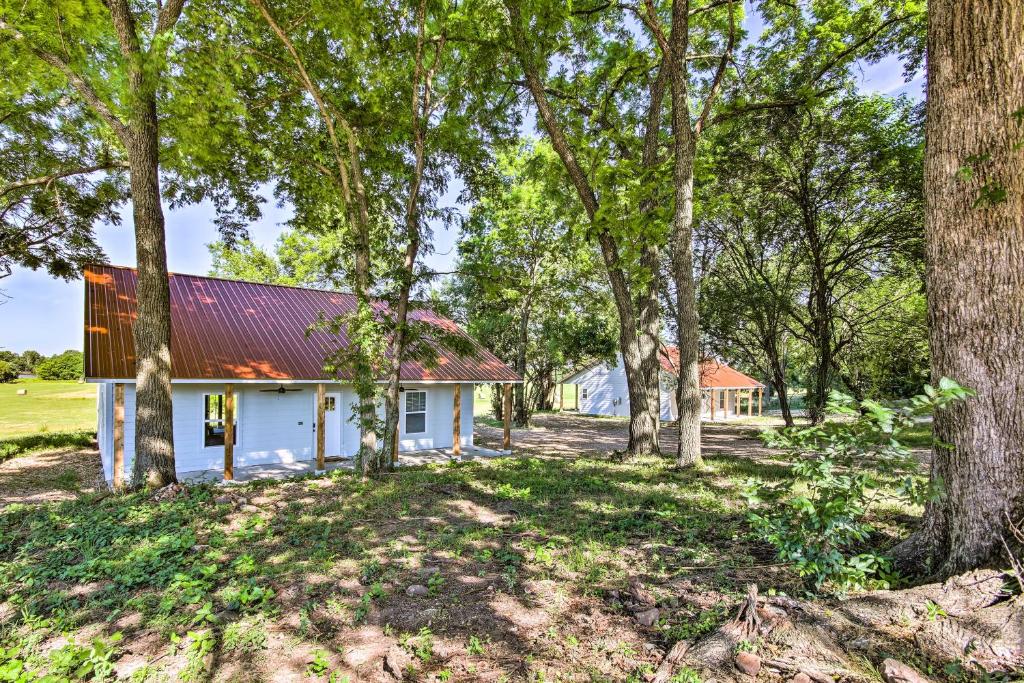 Pet-Friendly Hideout on Wolf Creek at Grand Lake! photo 2