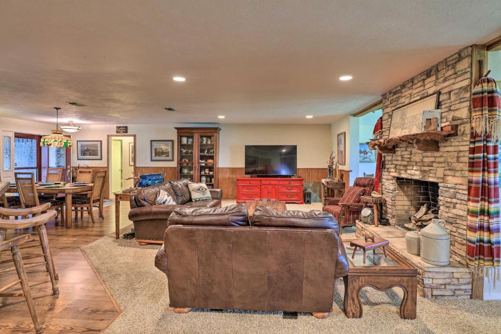 Granbury Lakefront Escape with Boat Dock and Slip! photo 4