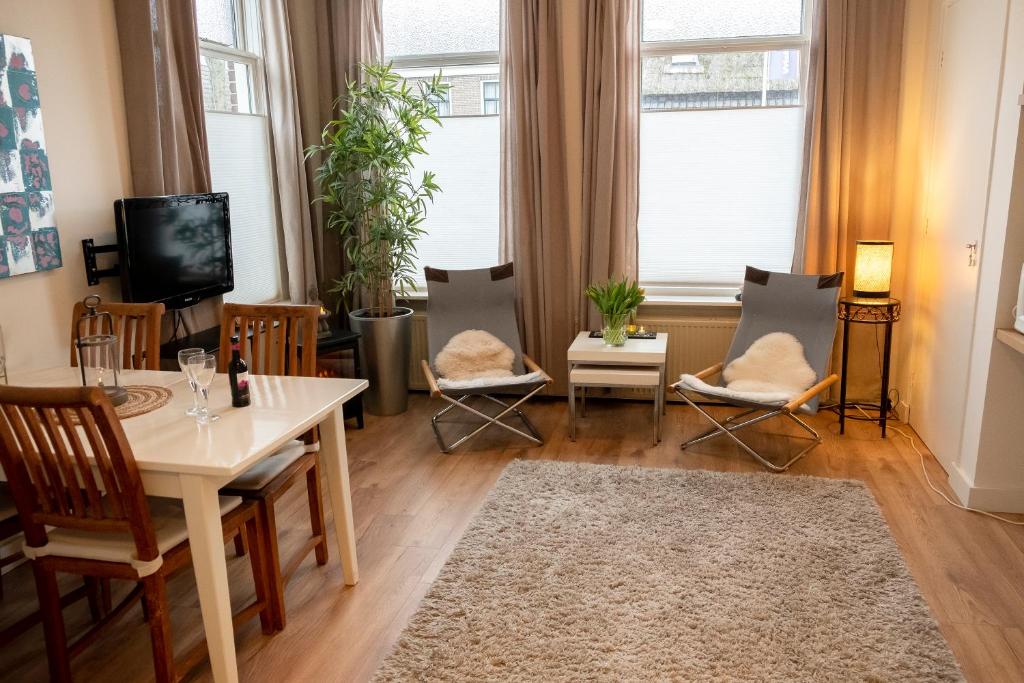 Studio in rietgedekte boerderij, geheel privé, hond vriendelijk photo 2