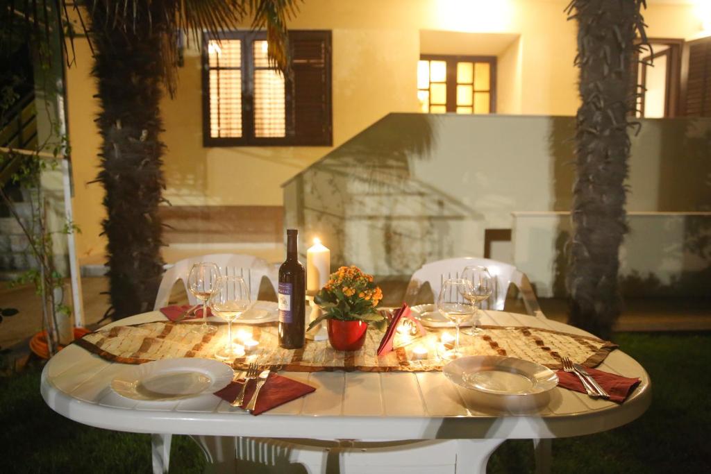 Apartments Vedrana photo 3