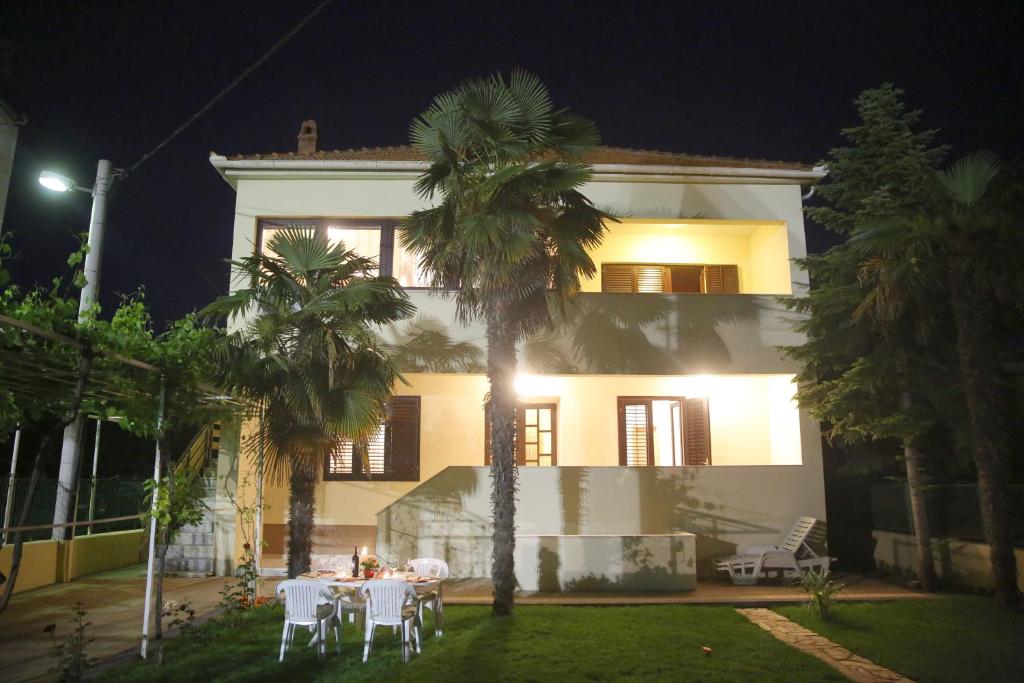 Apartments Vedrana photo 2