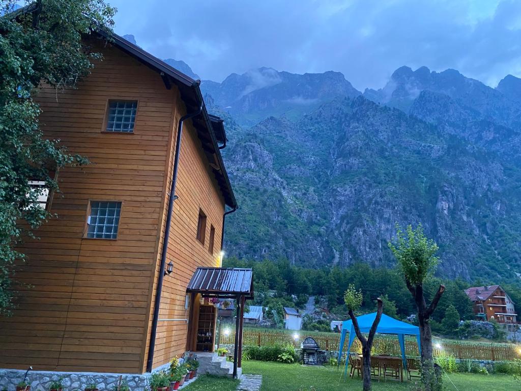 Guesthouse Mehmeti photo 1