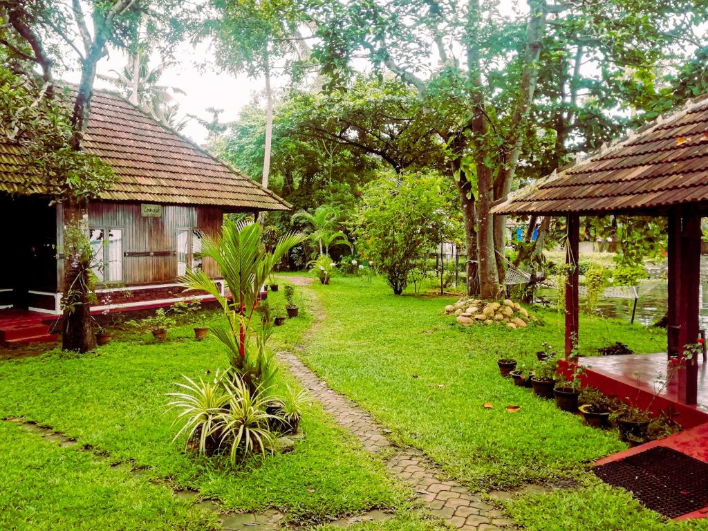 Lovedale Lakeside Homestay photo 1