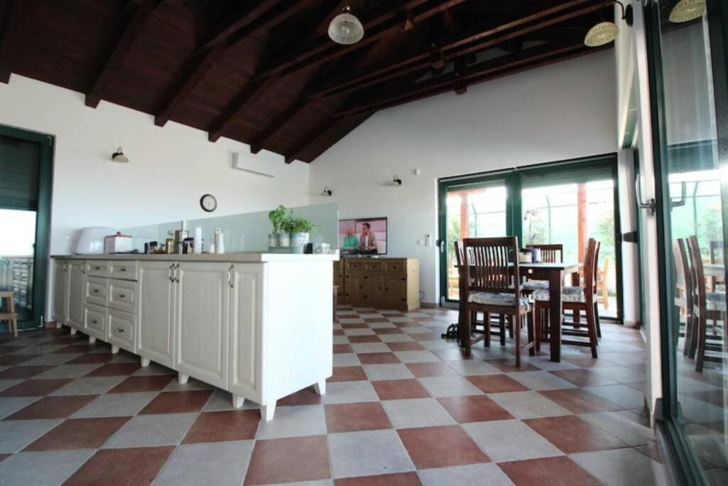 VILA SELLISTA WITH POOL and SPECTACULAR SEAVEIW photo 2