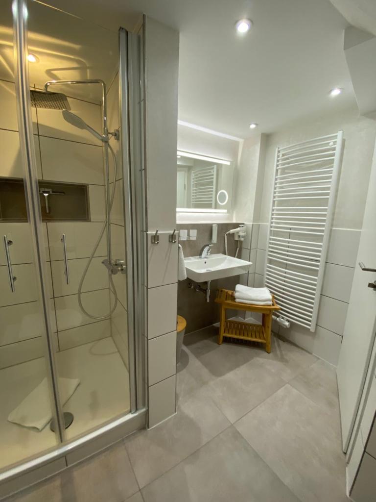 Hotel Pension Haus Talblick Edersee photo 1