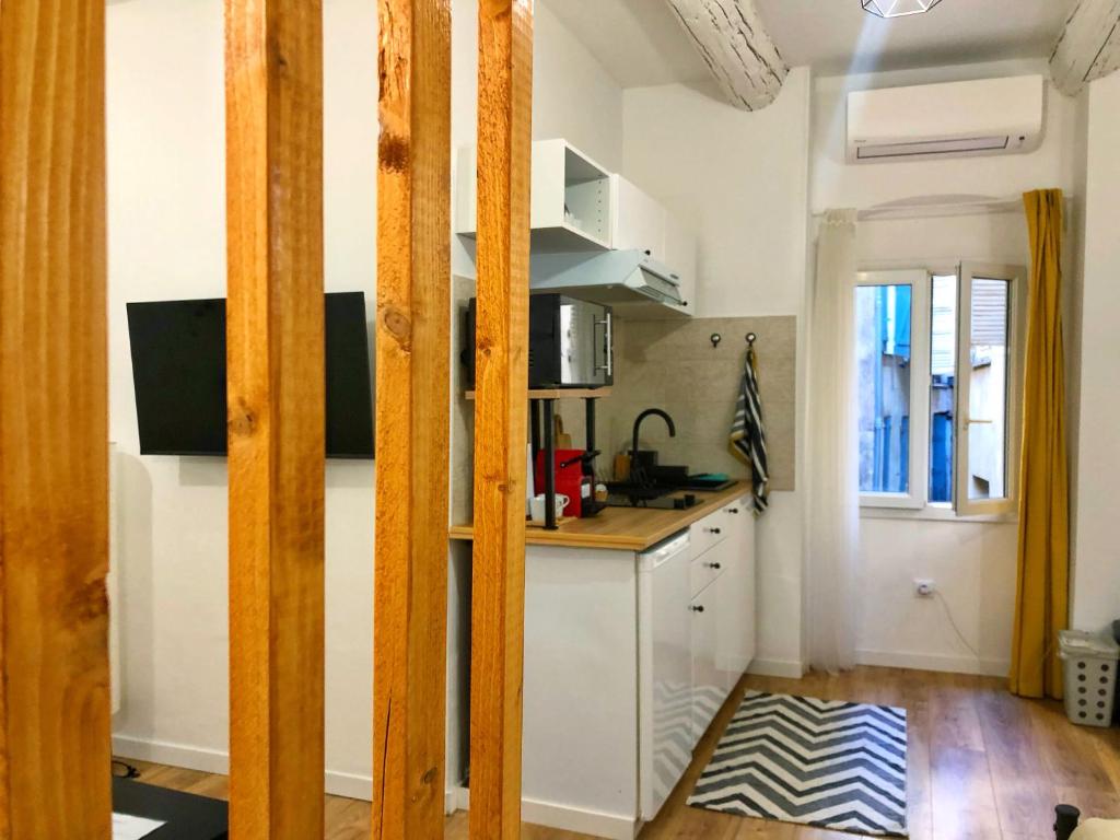 Cosy modern studio in the heart of Nice with AC photo 2