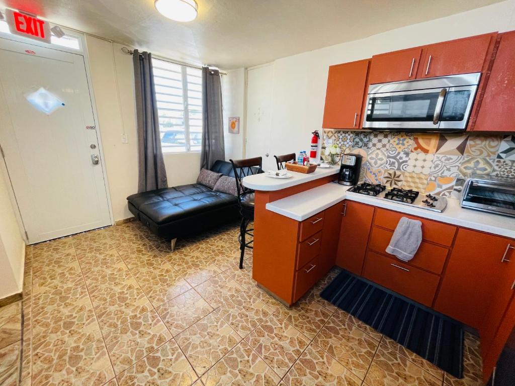 Cozy apartment with pkg and laundry. Pet friendly photo 4