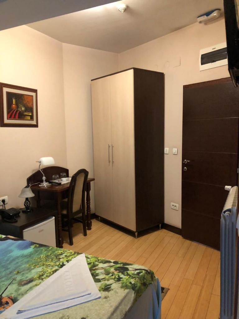 Hotel Royal photo 2