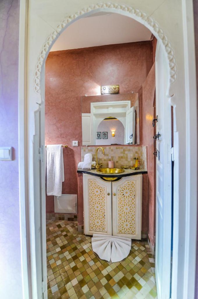 Двухместный (Двухместный номер Делюкс с 2 отдельными кроватями), Riad Milouda