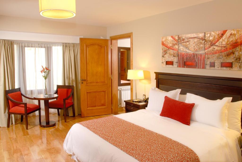 Alma Del Lago Suites & Spa photo 2