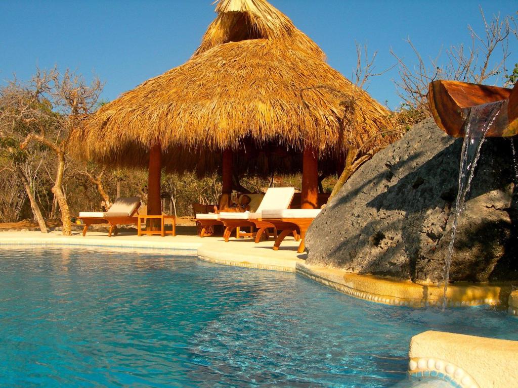 Casamar, beach front estate on Troncones Point photo 2
